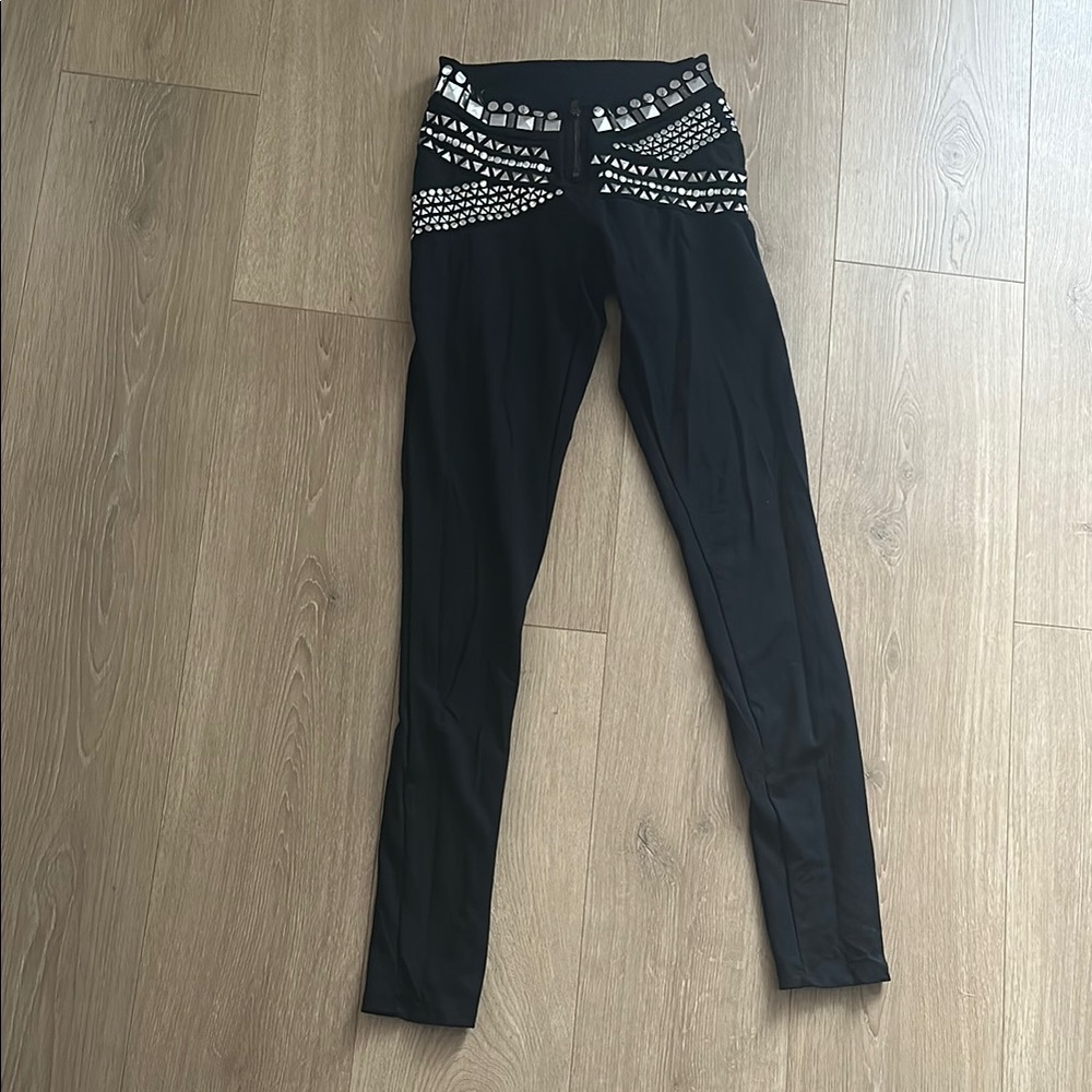 Black Leggings with Geometric Pattern